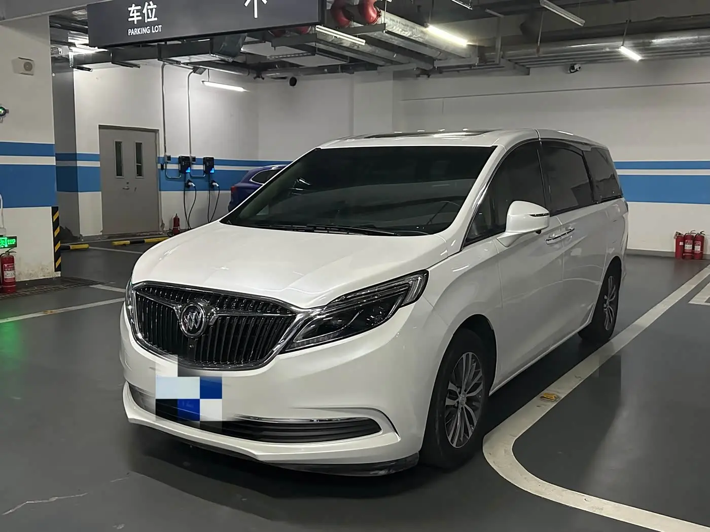 Buick GL8 2020 — Şəkil 1/15
