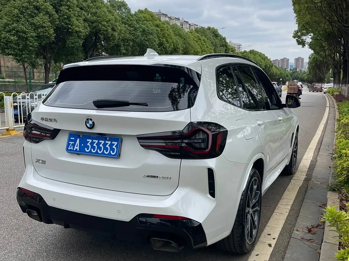 BMW X3 2022 — Photo 7/18