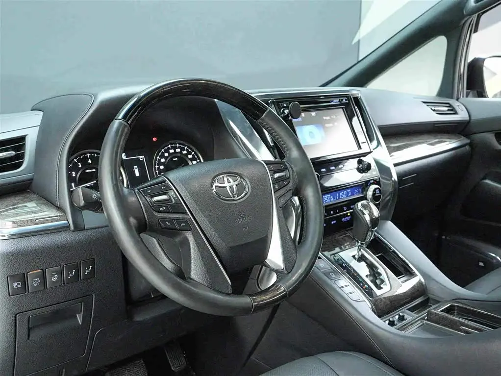 Toyota Alphard 2019 — Şəkil 7/20