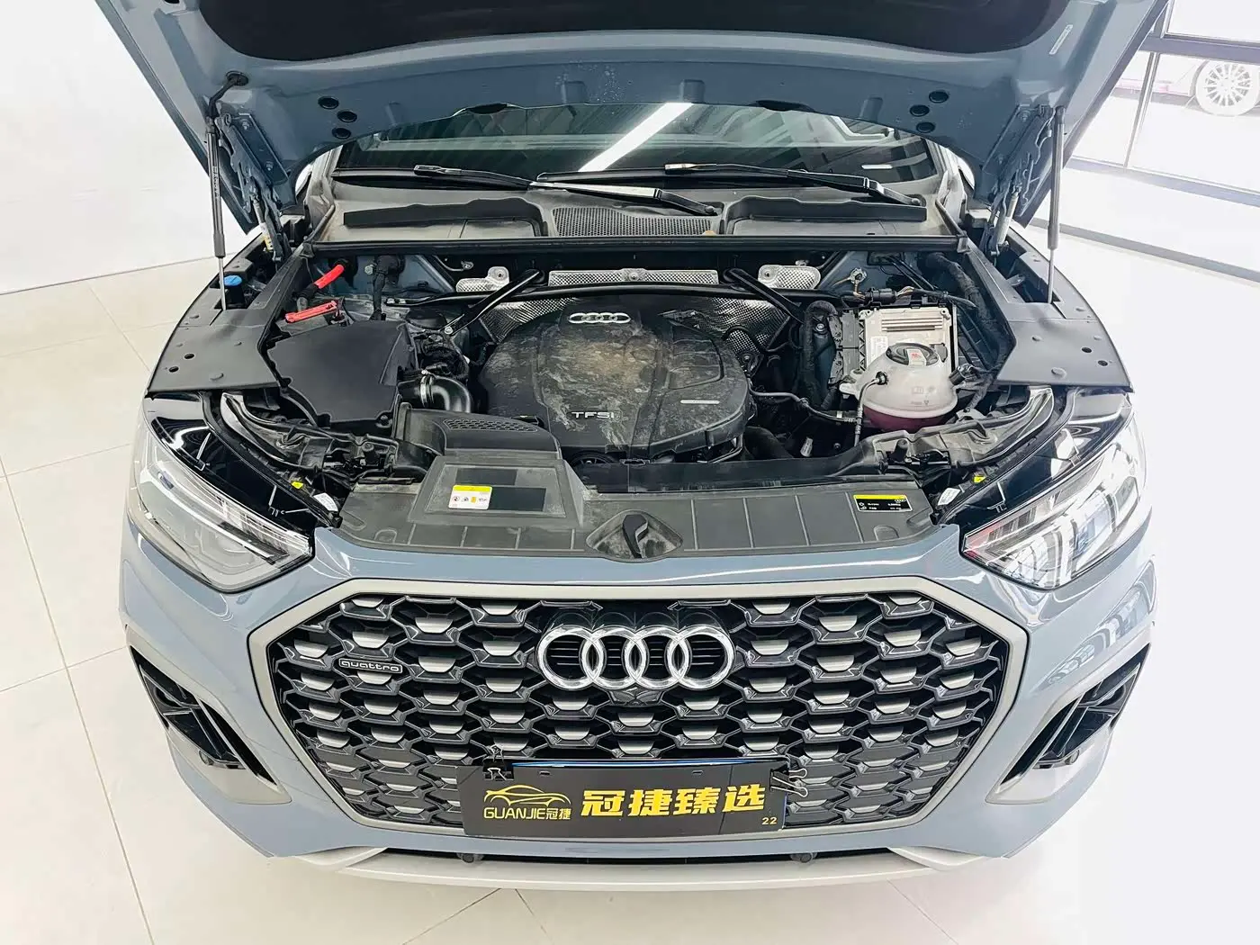 Audi Q5L Sportback 2022 — Фото 2/17