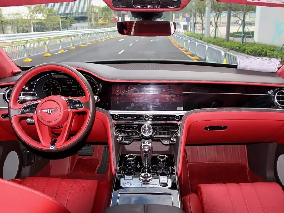 Bentley Flying Spur 2021 — Фото 14/20