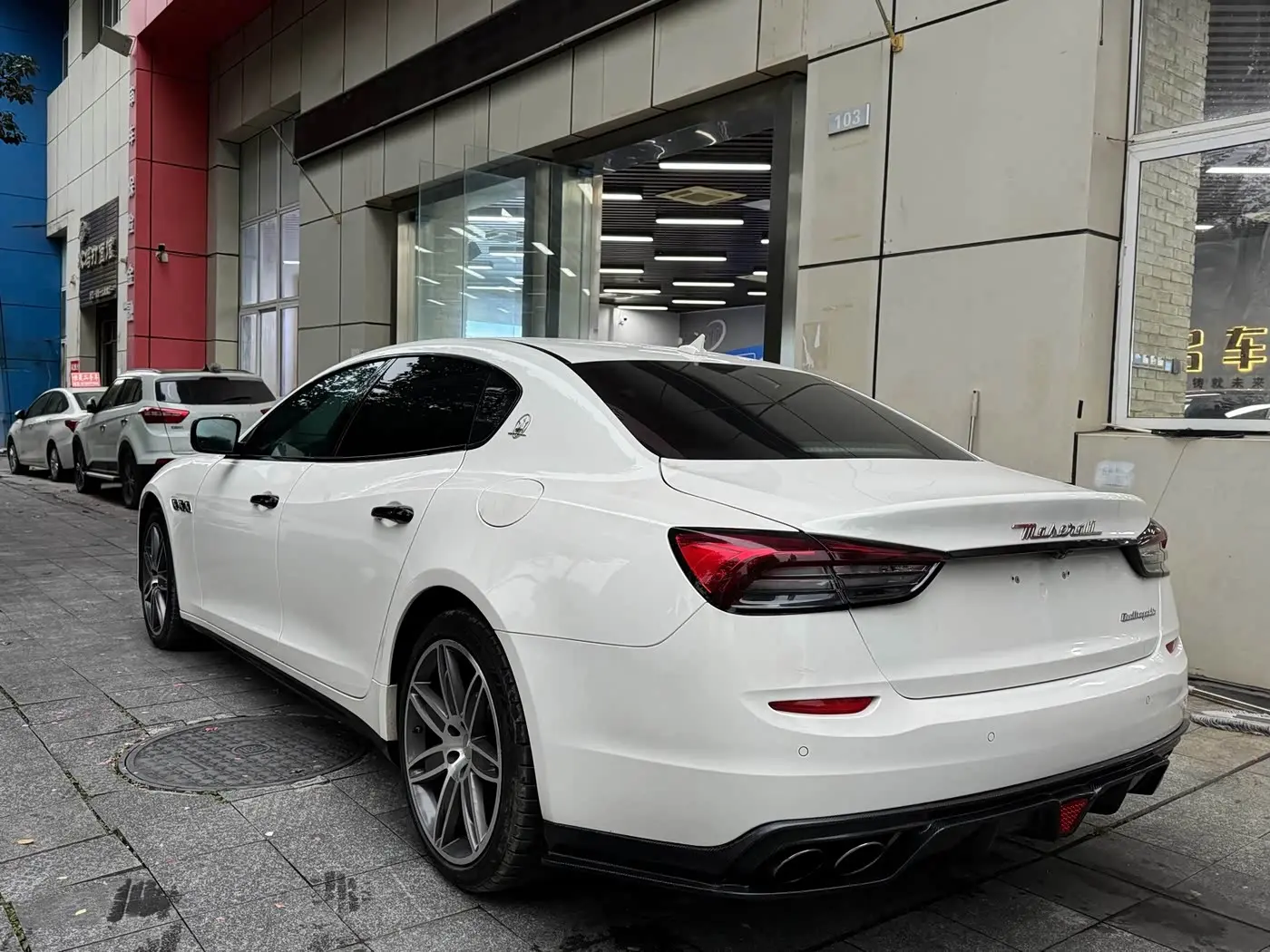 Maserati Quattroporte 2018 — Фото 4/16