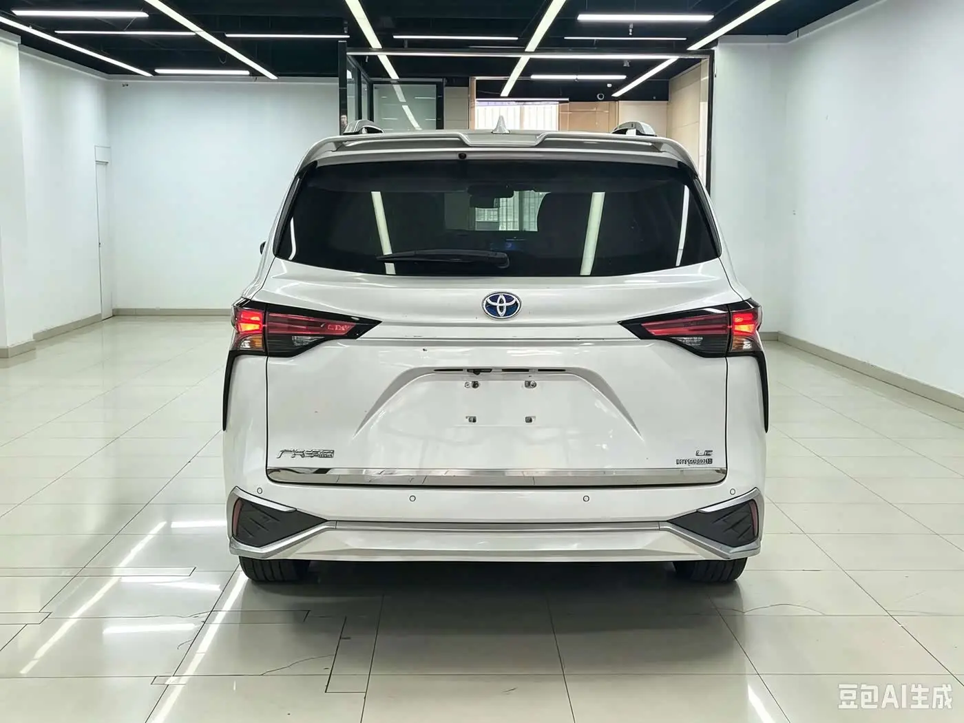 Toyota Sienna 2023 — Photo 6/20