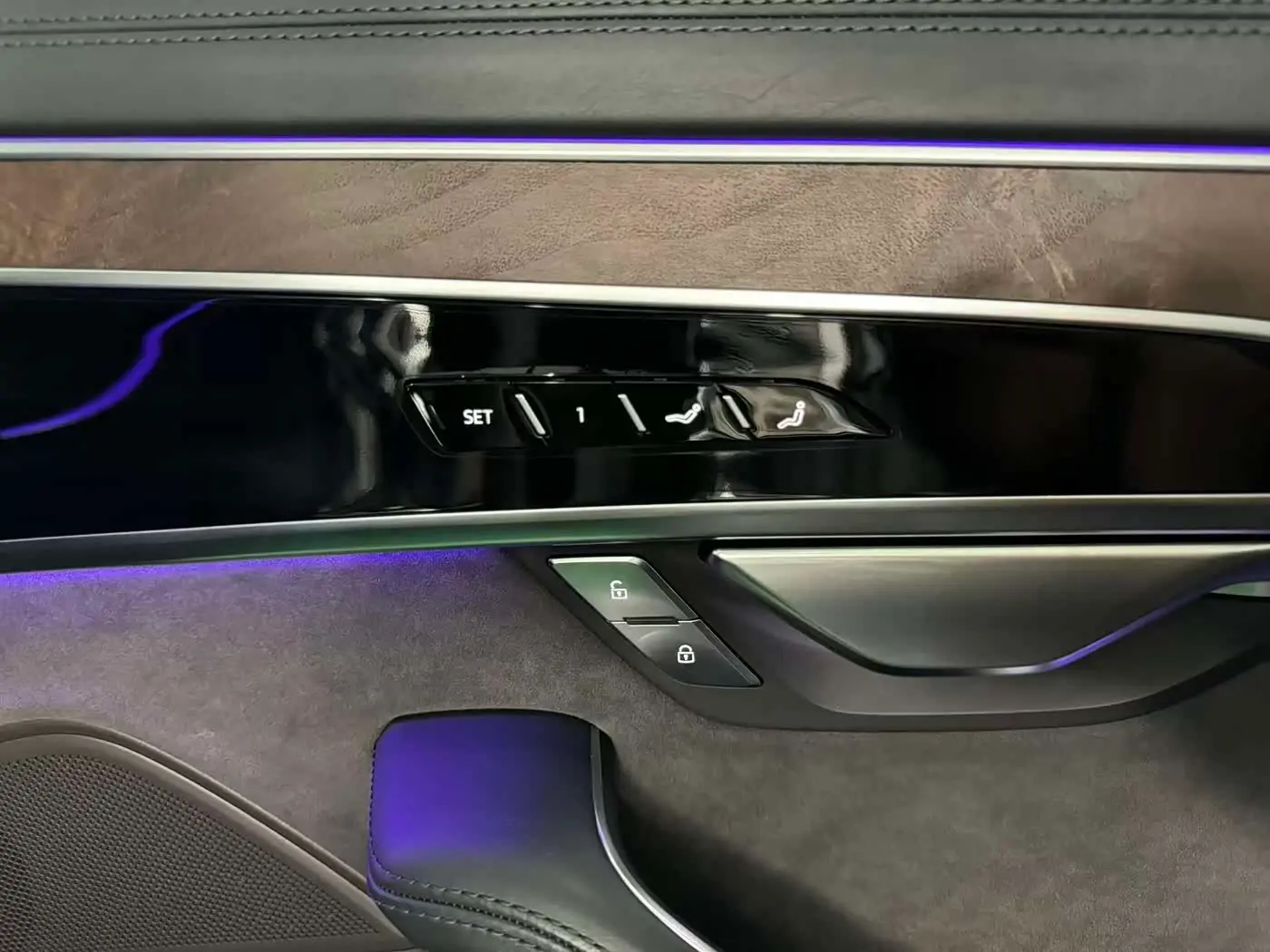 Audi A8 2021 — Photo 14/20