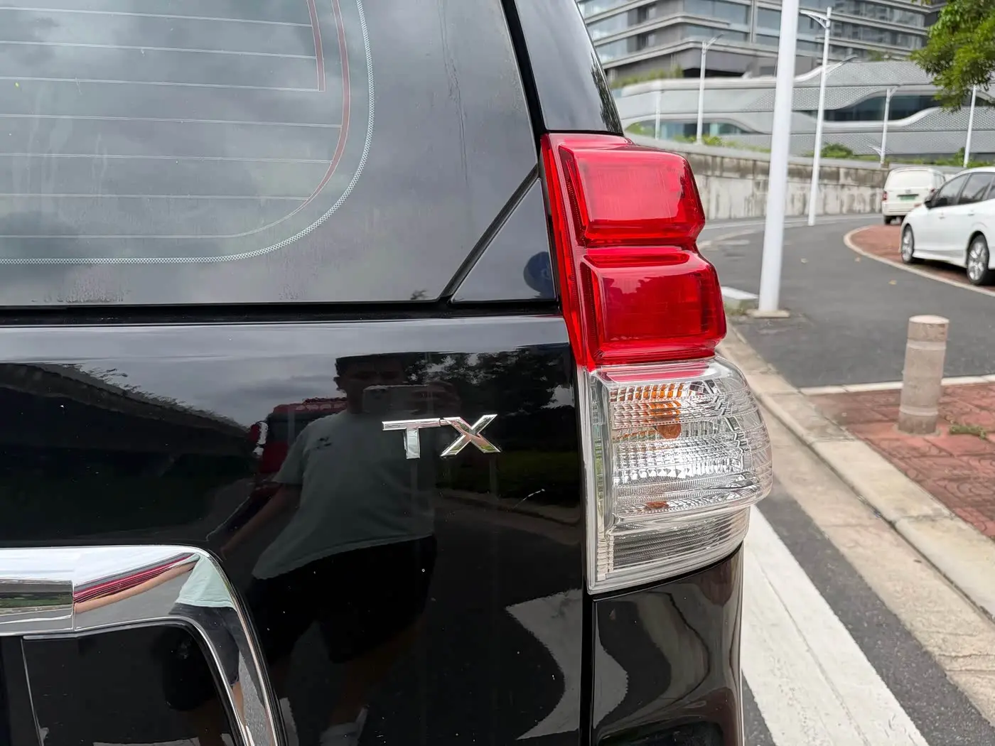 Toyota Prado 2012 — Photo 17/20