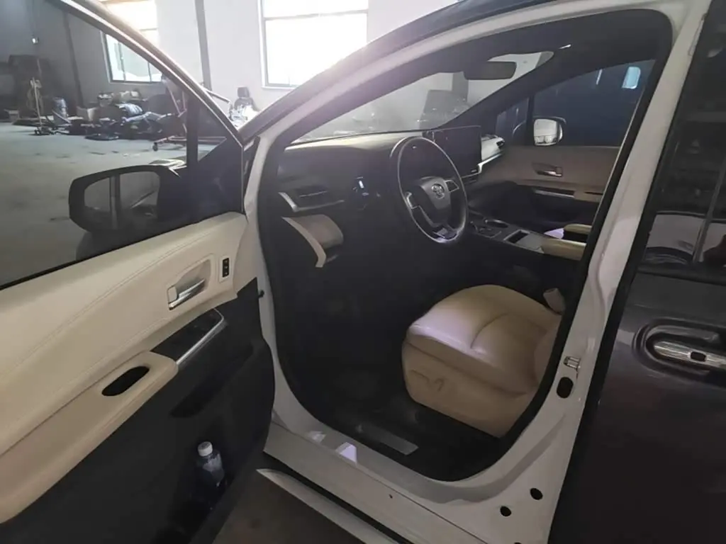 Toyota Granvia 2023 — Şəkil 16/20