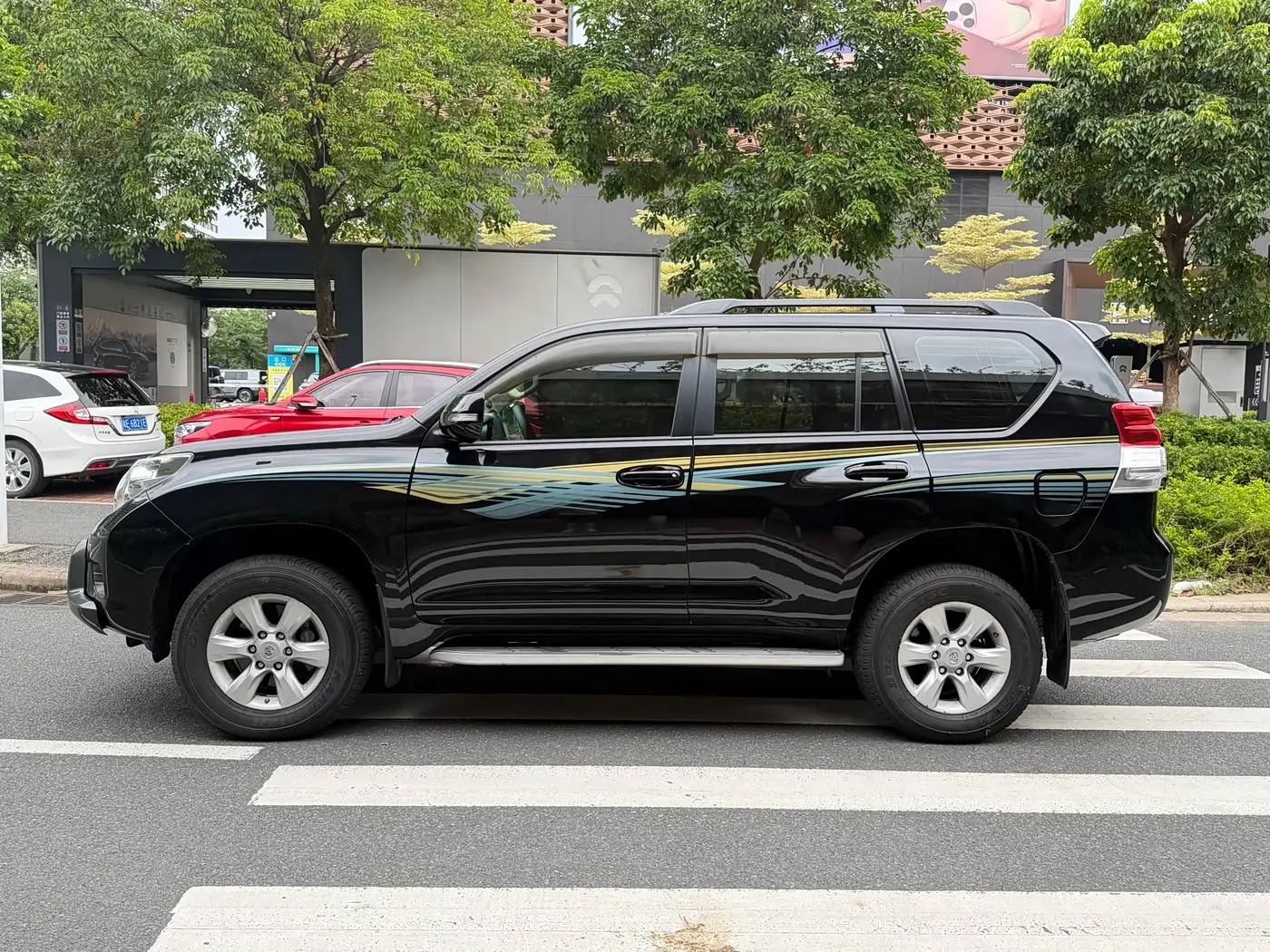 Toyota Prado 2012 — Photo 6/20