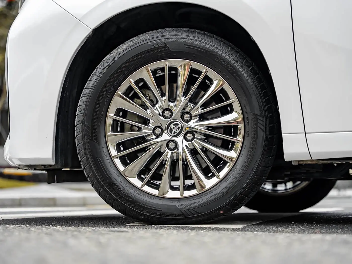 Toyota Alphard 2020 — Photo 14/20