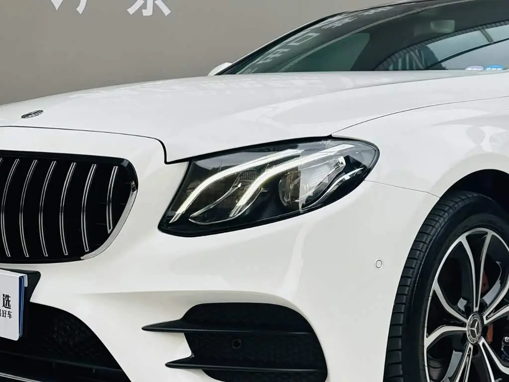 Mercedes-Benz E-Class 2020 — Photo 19/20