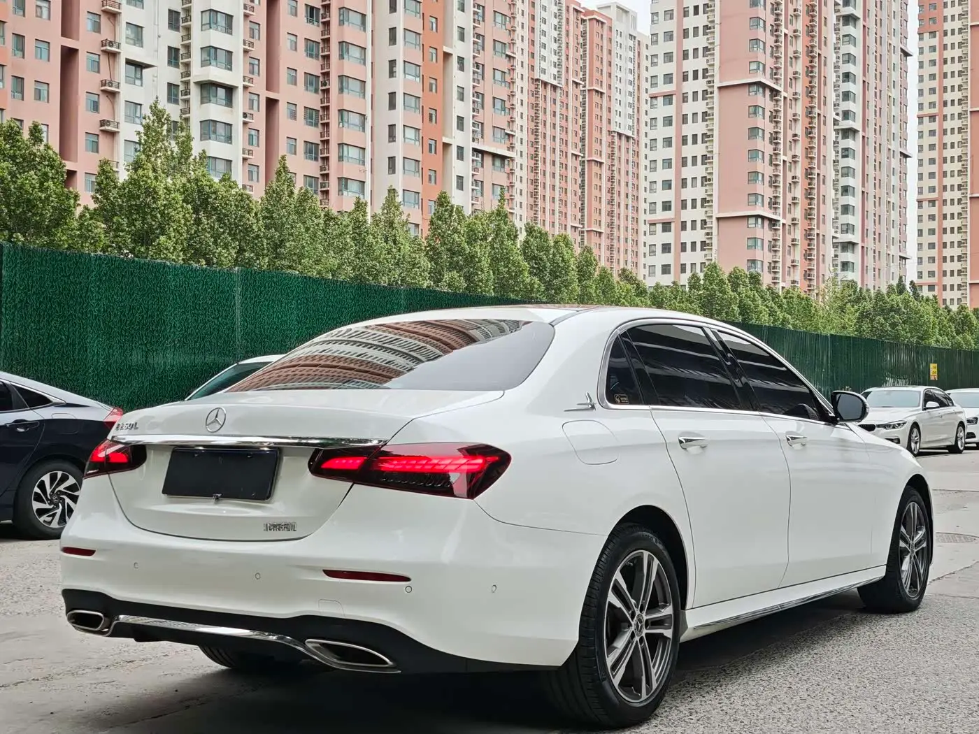 Mercedes-Benz E-Class 2023 — Photo 8/10