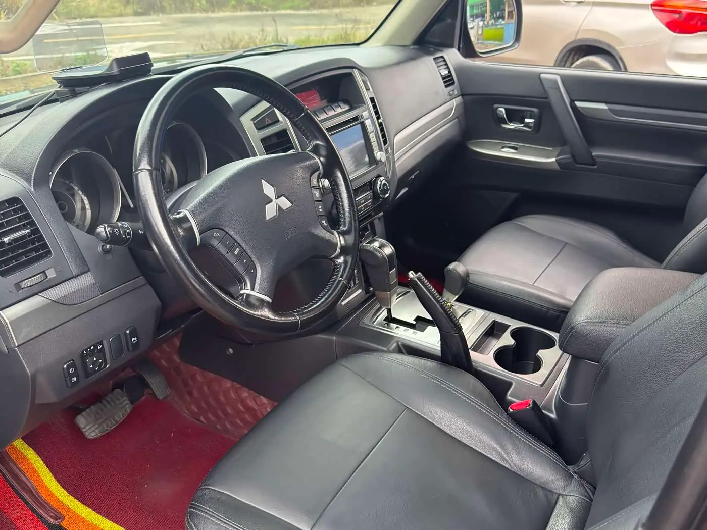 Mitsubishi Pajero 2016 — Şəkil 3/9