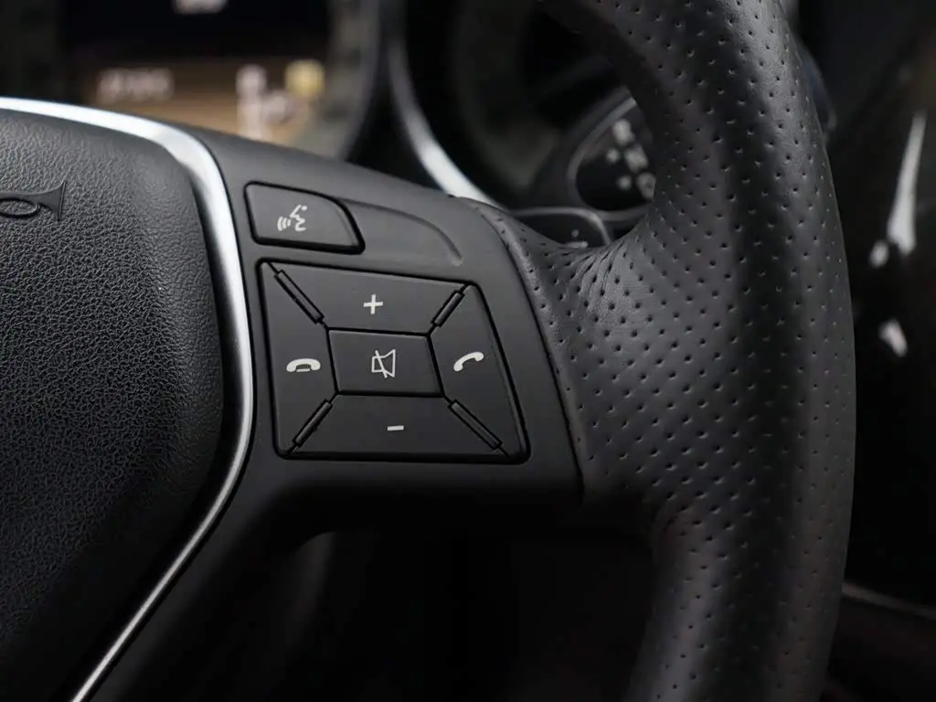 Mercedes-Benz CLS 2013 — Photo 9/20