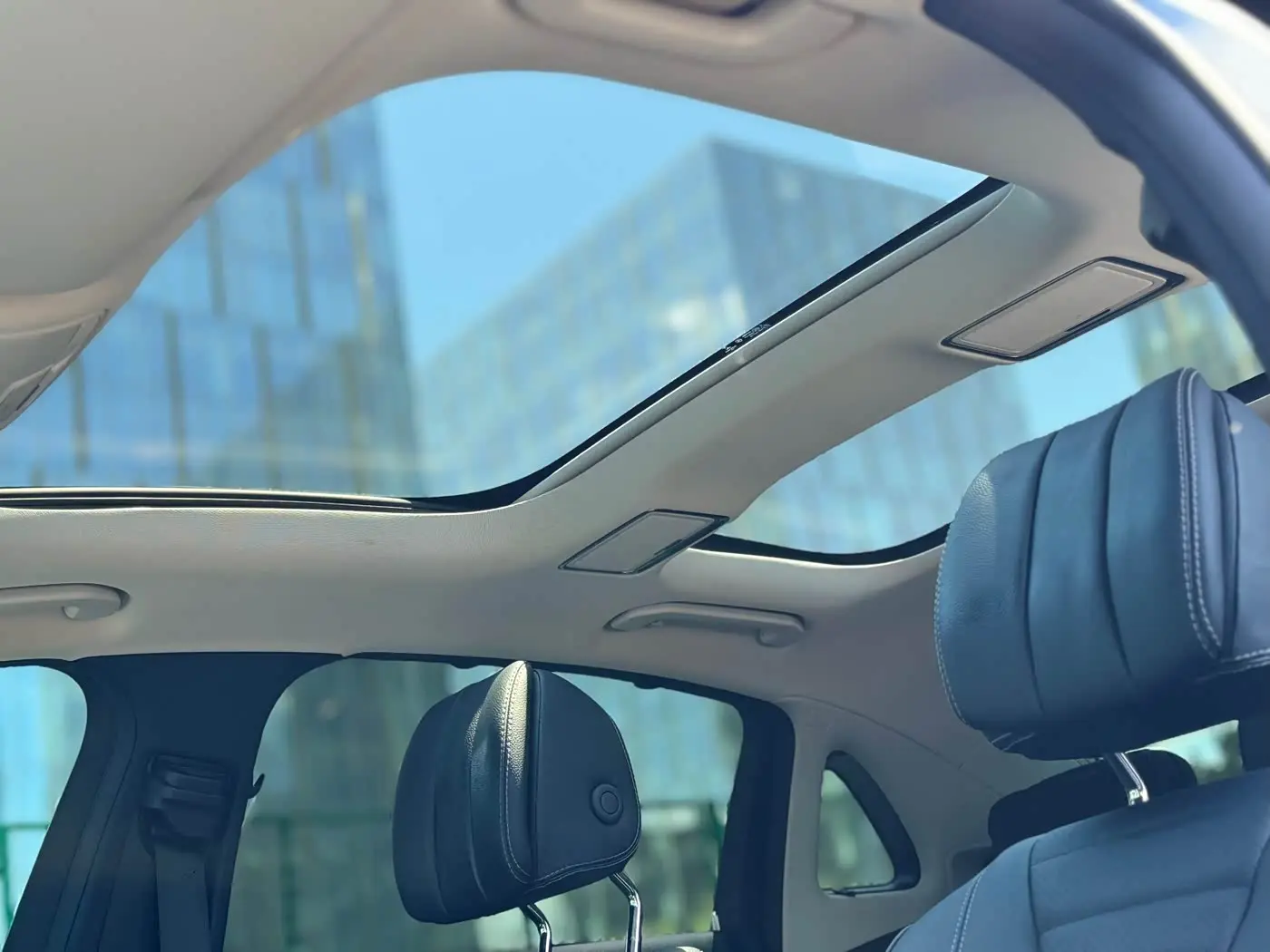 Mercedes-Benz E-Class 2020 — Photo 17/20