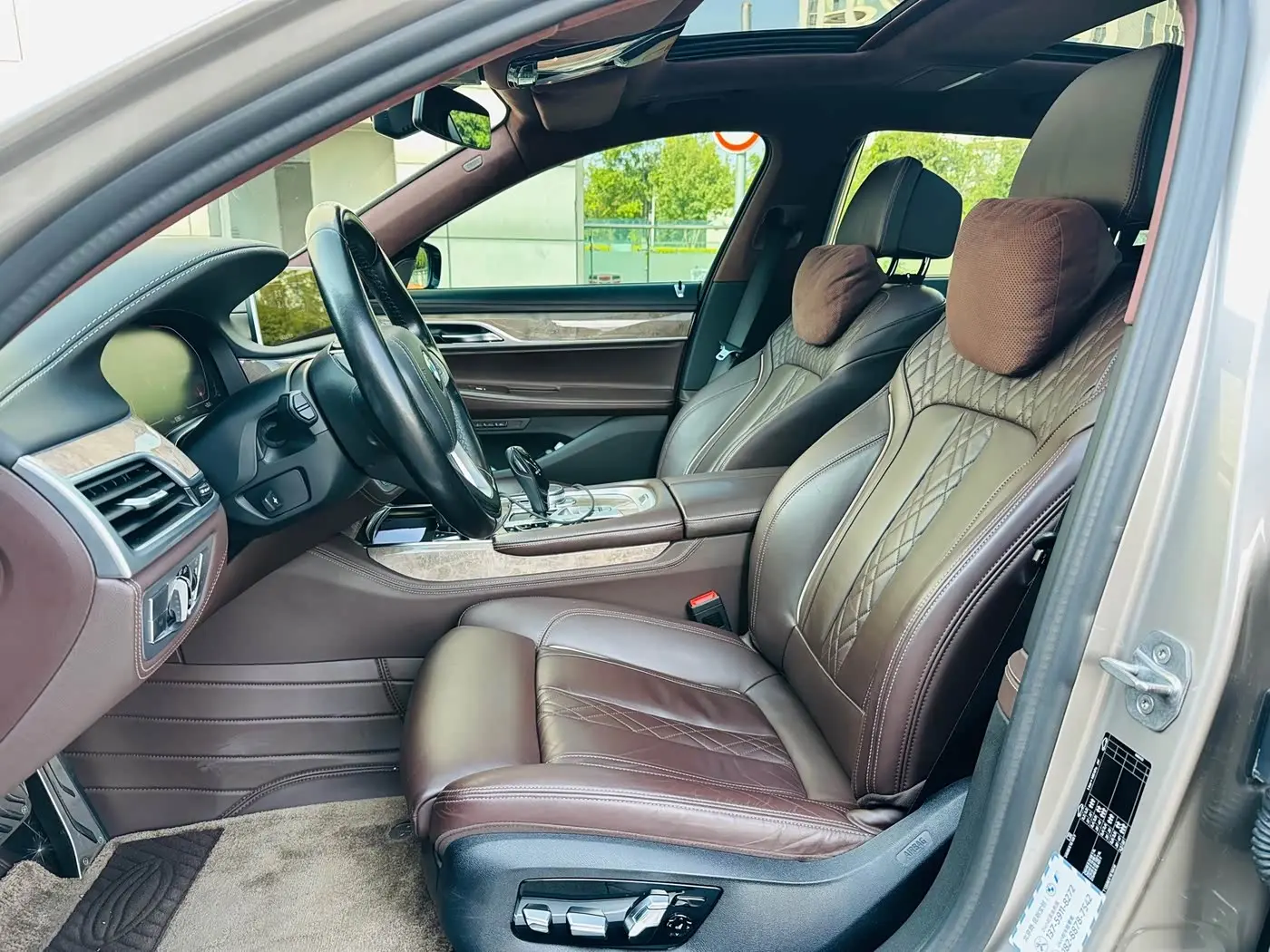 BMW 7 Series 2019 — Photo 7/15