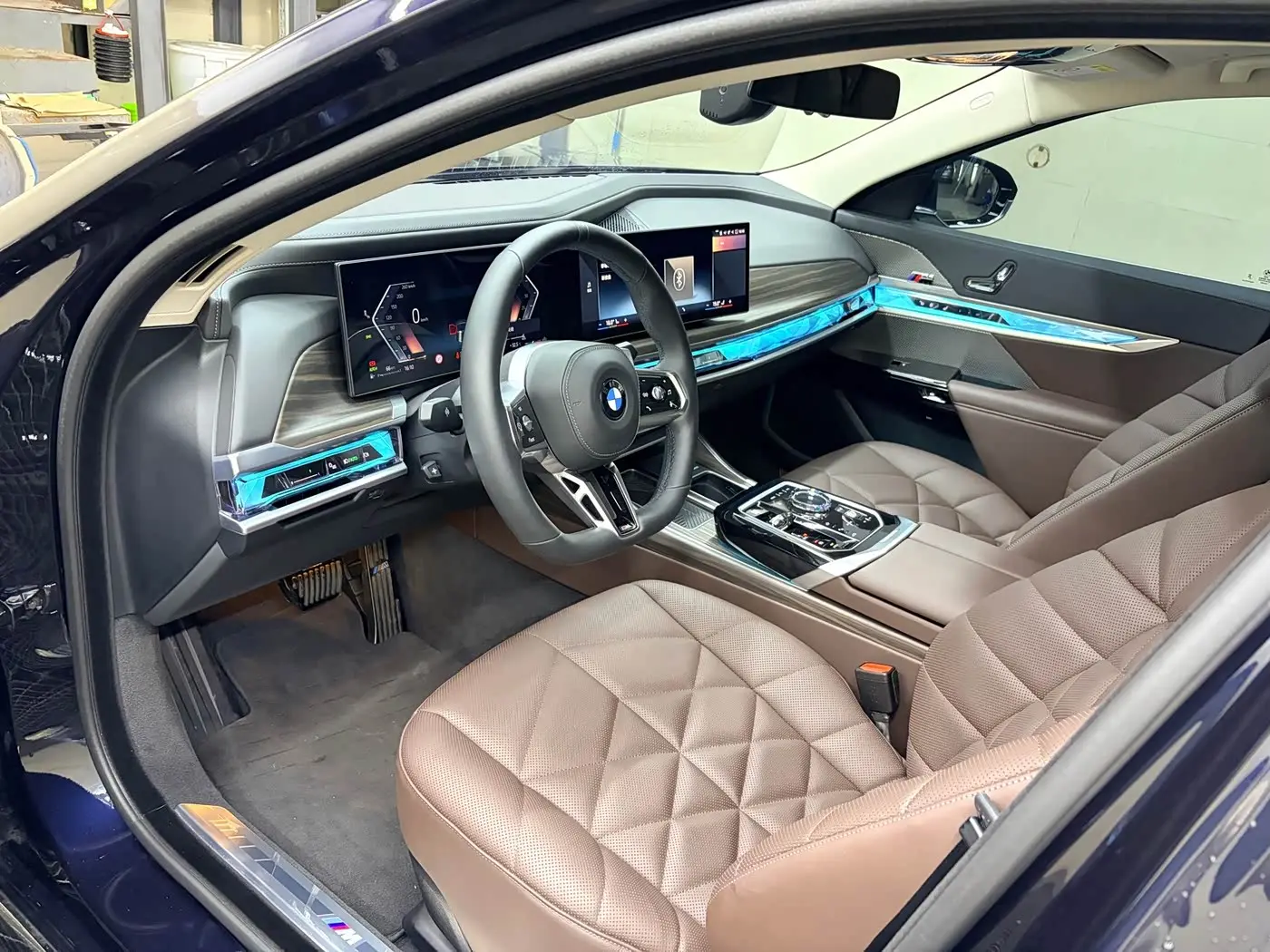 BMW 7 Series 2025 — Photo 6/9