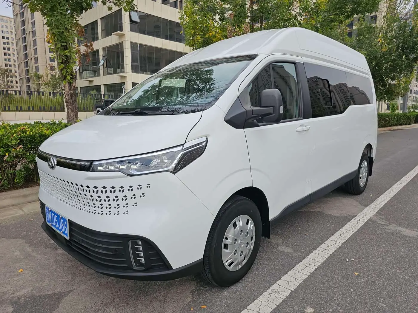 SAIC Maxus Xintu V70 2023 — Фото 1/14