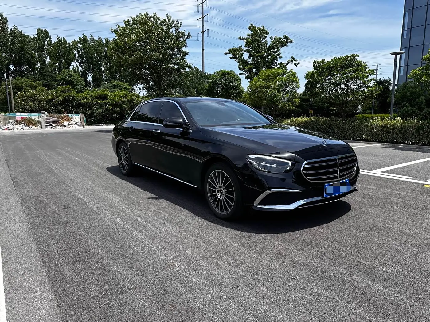 Mercedes-Benz E-Class 2023 — ფოტო 2/9
