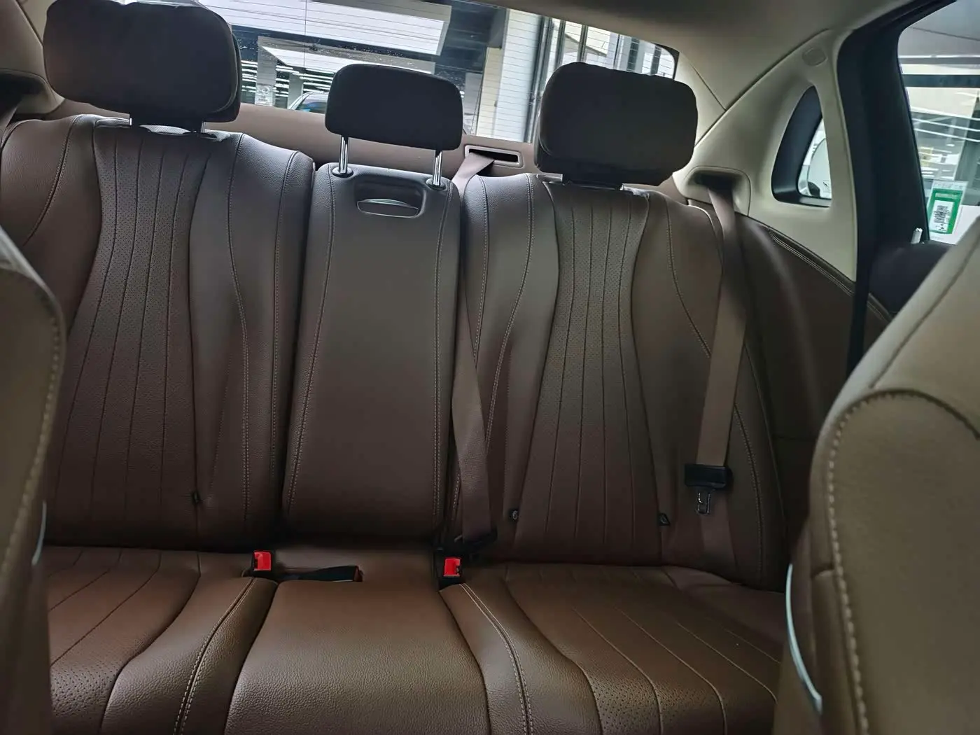 Mercedes-Benz E-Class 2023 — Şəkil 7/10