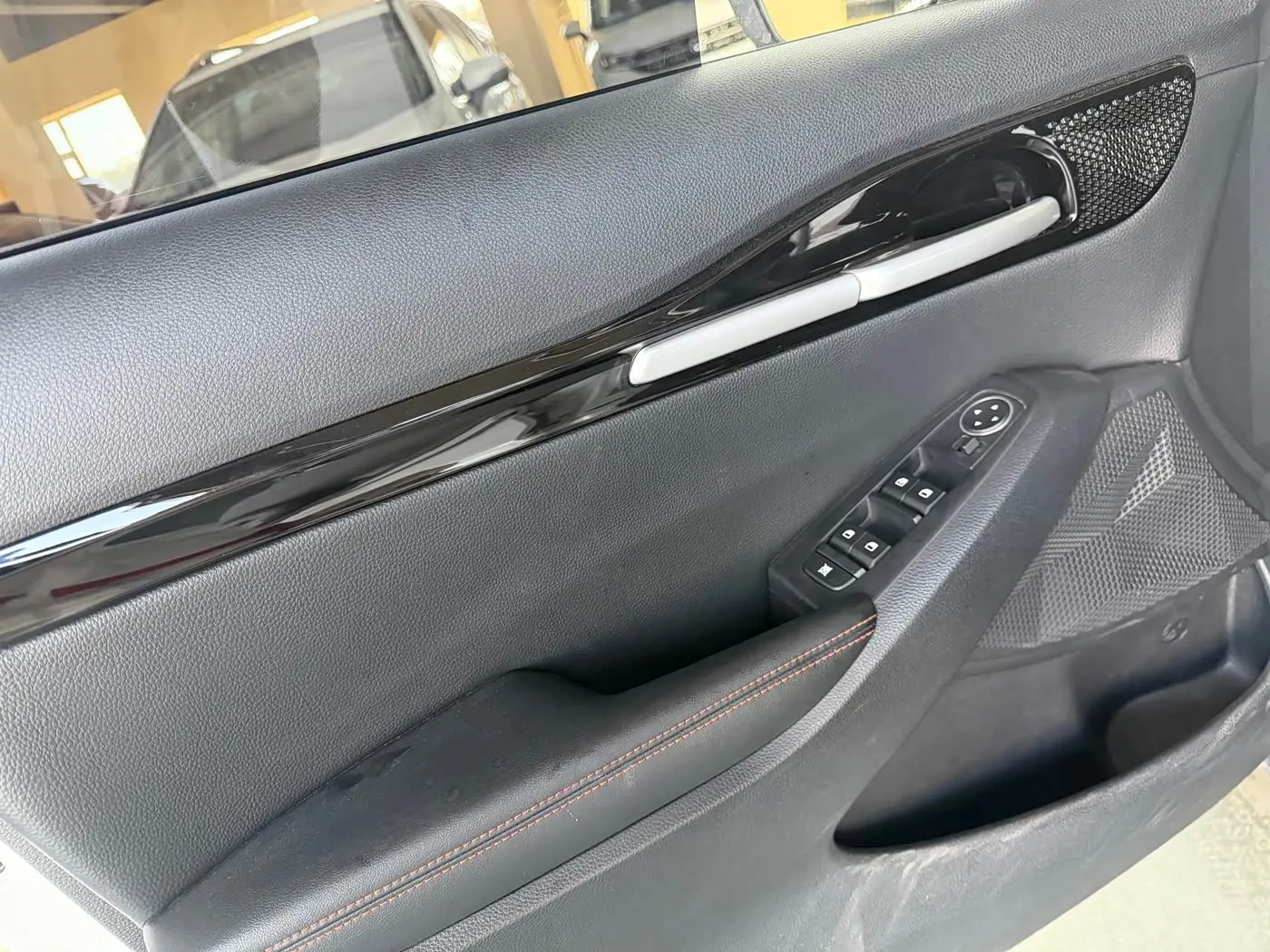 Kia Seltos 2023 — Şəkil 12/20