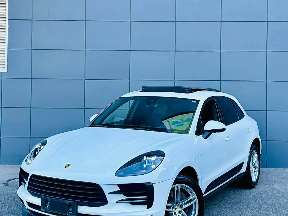 Porsche Macan 2020 — Photo 1/14