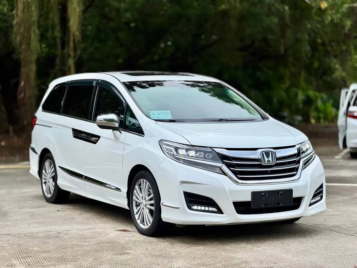 Honda Elysion 2017 — Photo 3/20