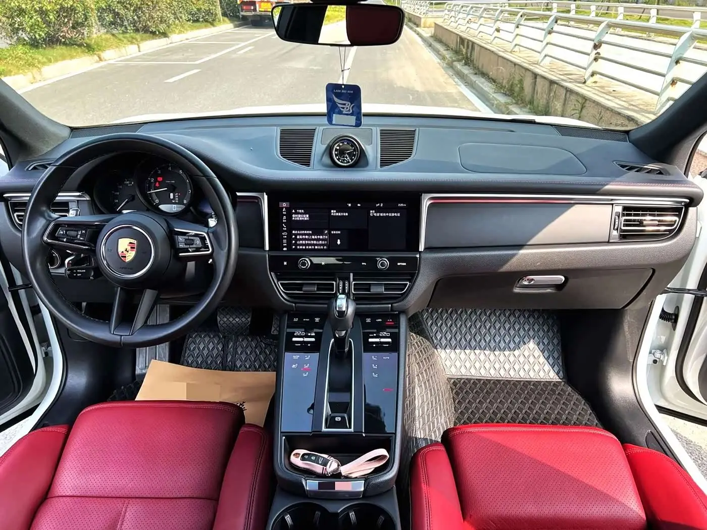 Porsche Macan 2022 — Şəkil 3/10
