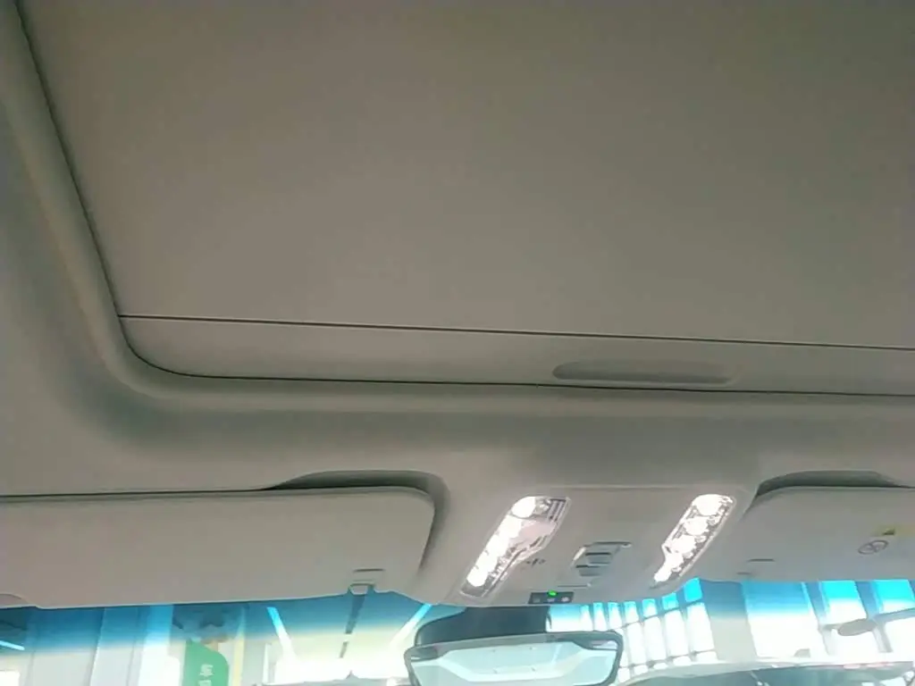 Buick GL8 New Energy 2025 — Photo 18/20