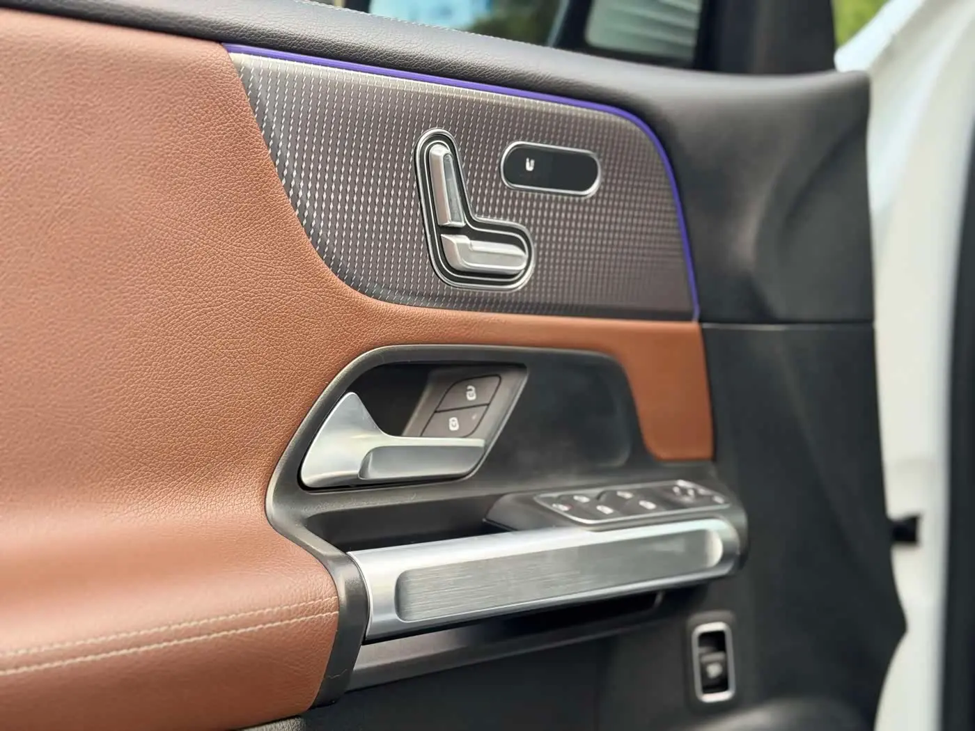 Mercedes-Benz GLB 2021 — Фото 12/18