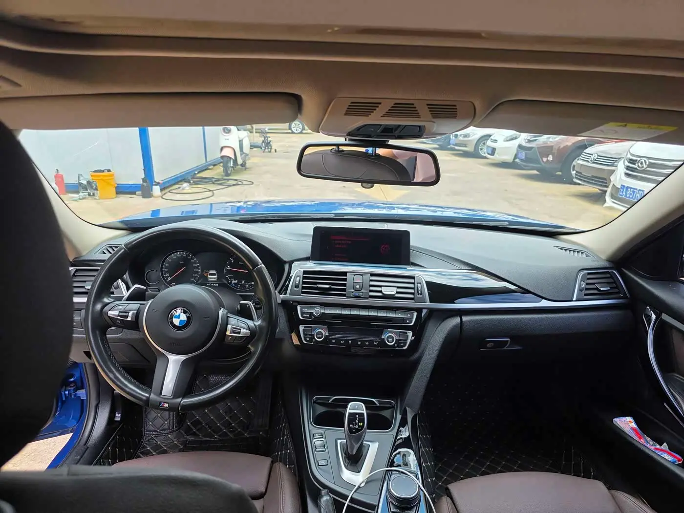 BMW 3 Series 2018 — Фото 10/20
