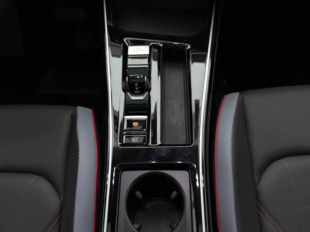 Volkswagen Lamando 2023 — Photo 14/20