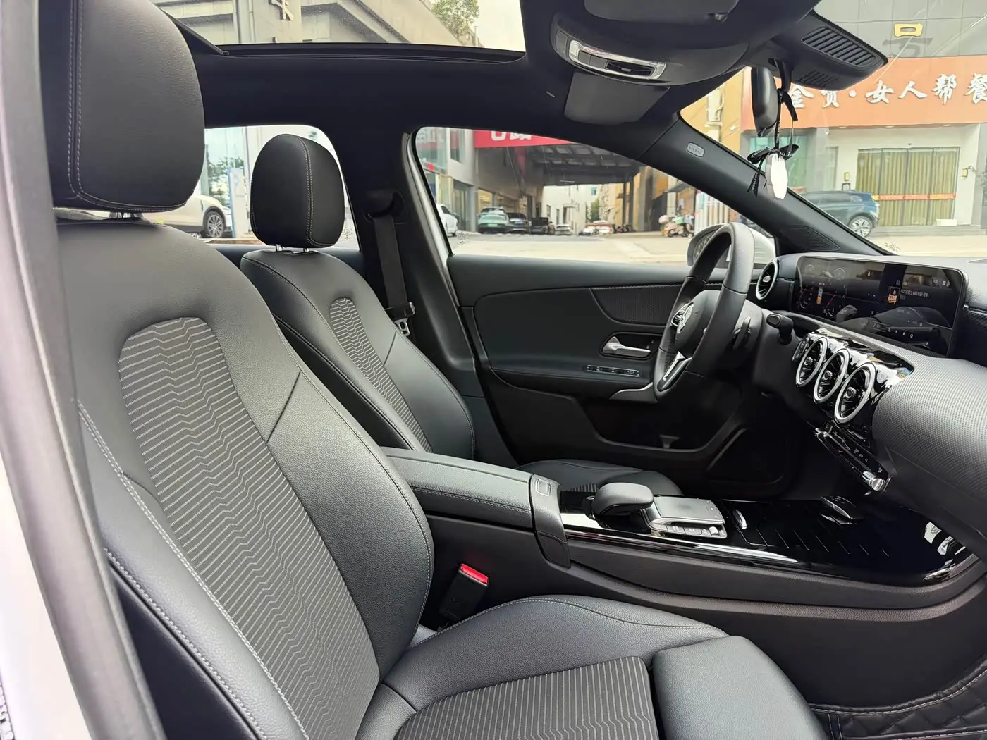 Mercedes-Benz A-Class 2021 — Фото 11/16