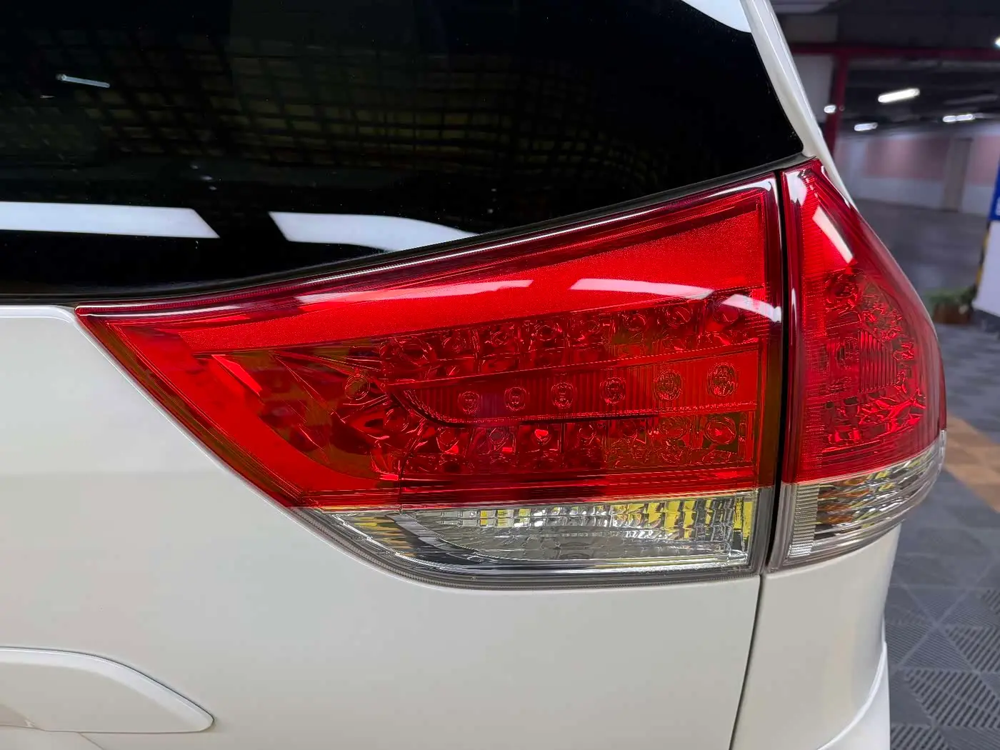 Toyota Sienna 2016 — Фото 13/20
