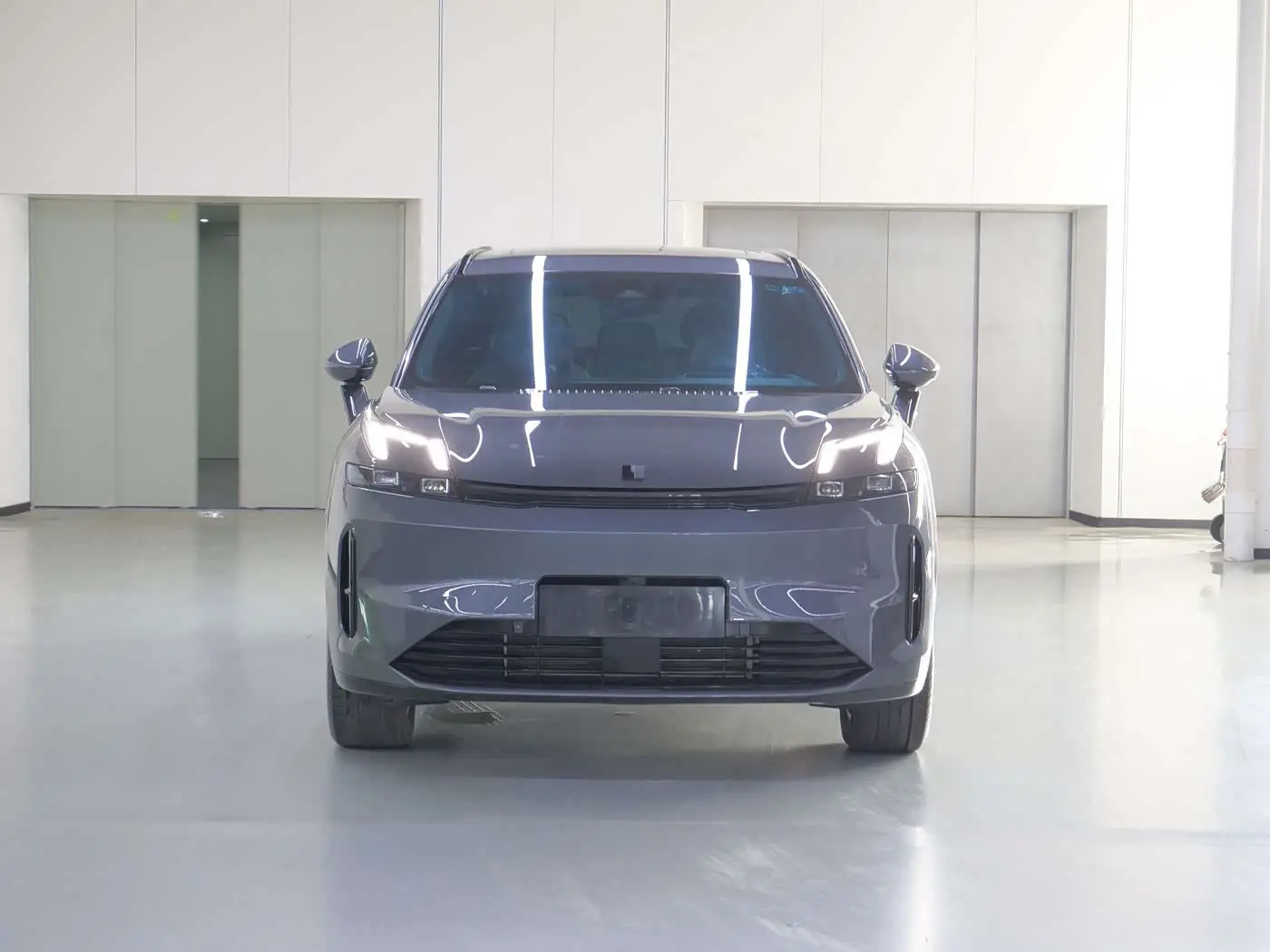 Lynk & Co 08 EM-P 2024 — Фото 3/20