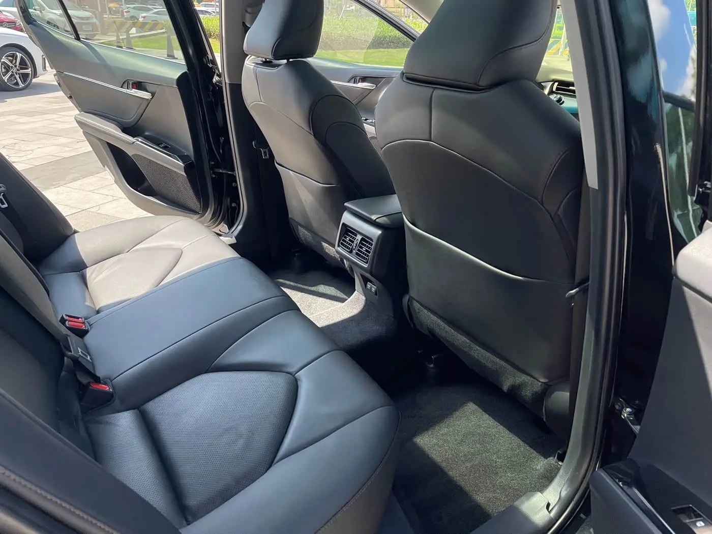 Toyota Camry 2019 — Фото 12/20