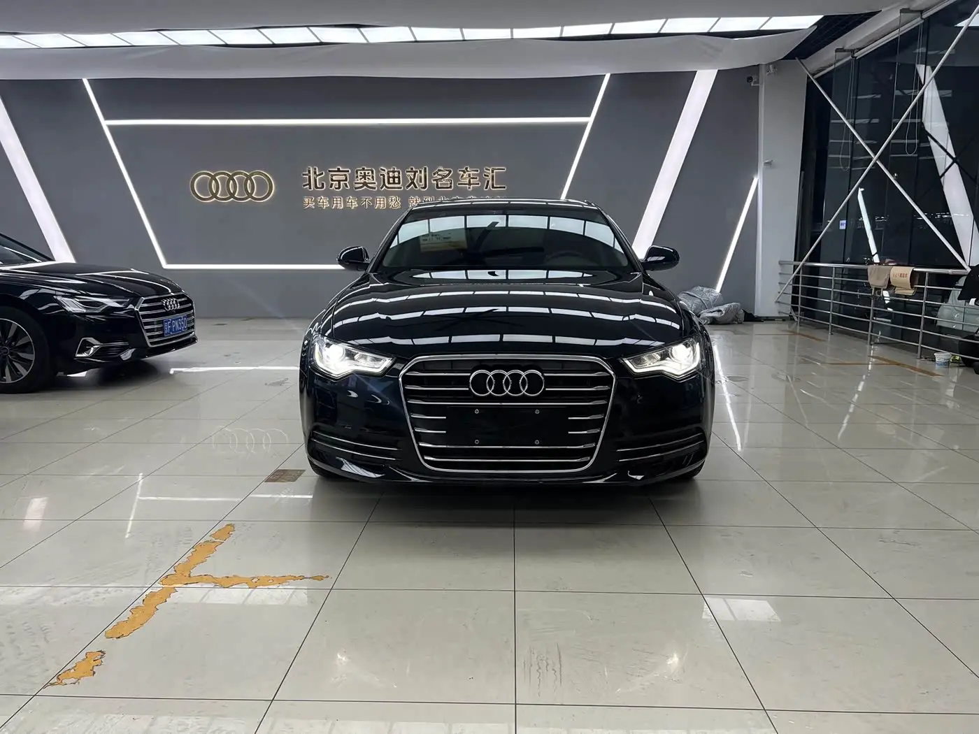 Audi A6L 2014 — Photo 1/15