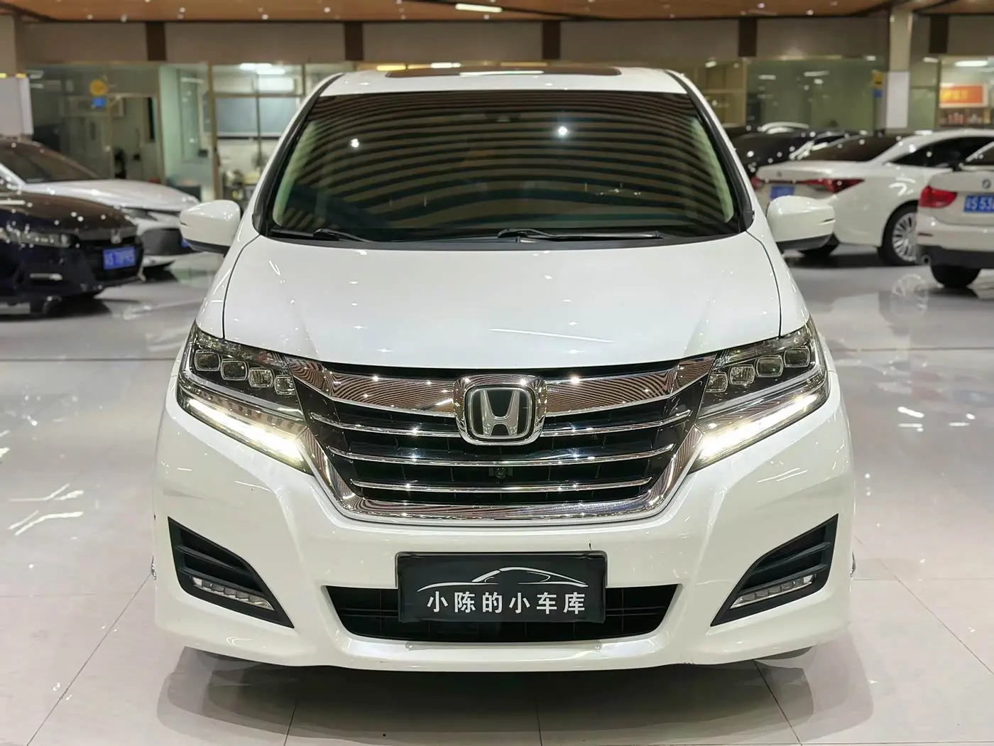 Honda Elysion 2018 — Photo 2/13