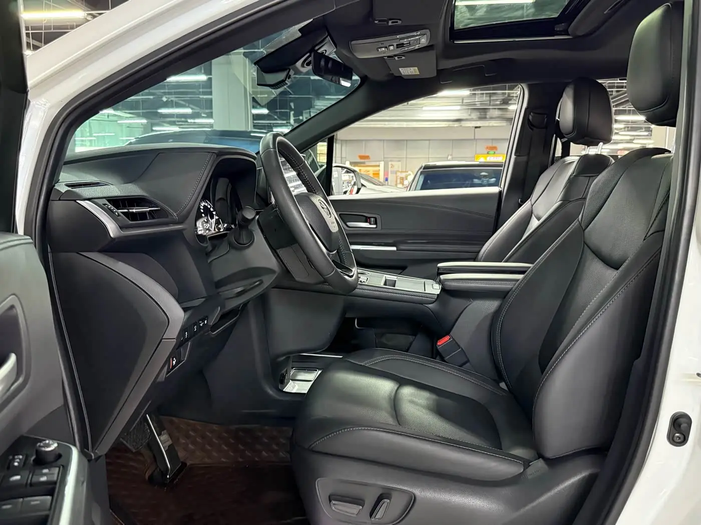 Toyota Sienna 2025 — Photo 8/20