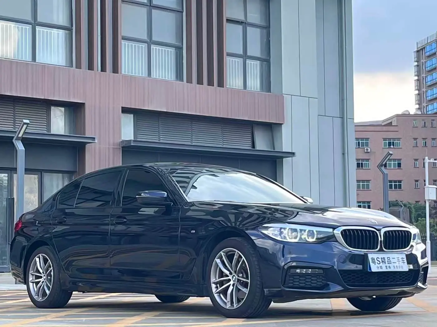 BMW 5 Series 2019 — Фото 3/9
