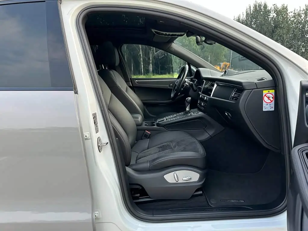 Porsche Macan 2020 — Photo 16/20