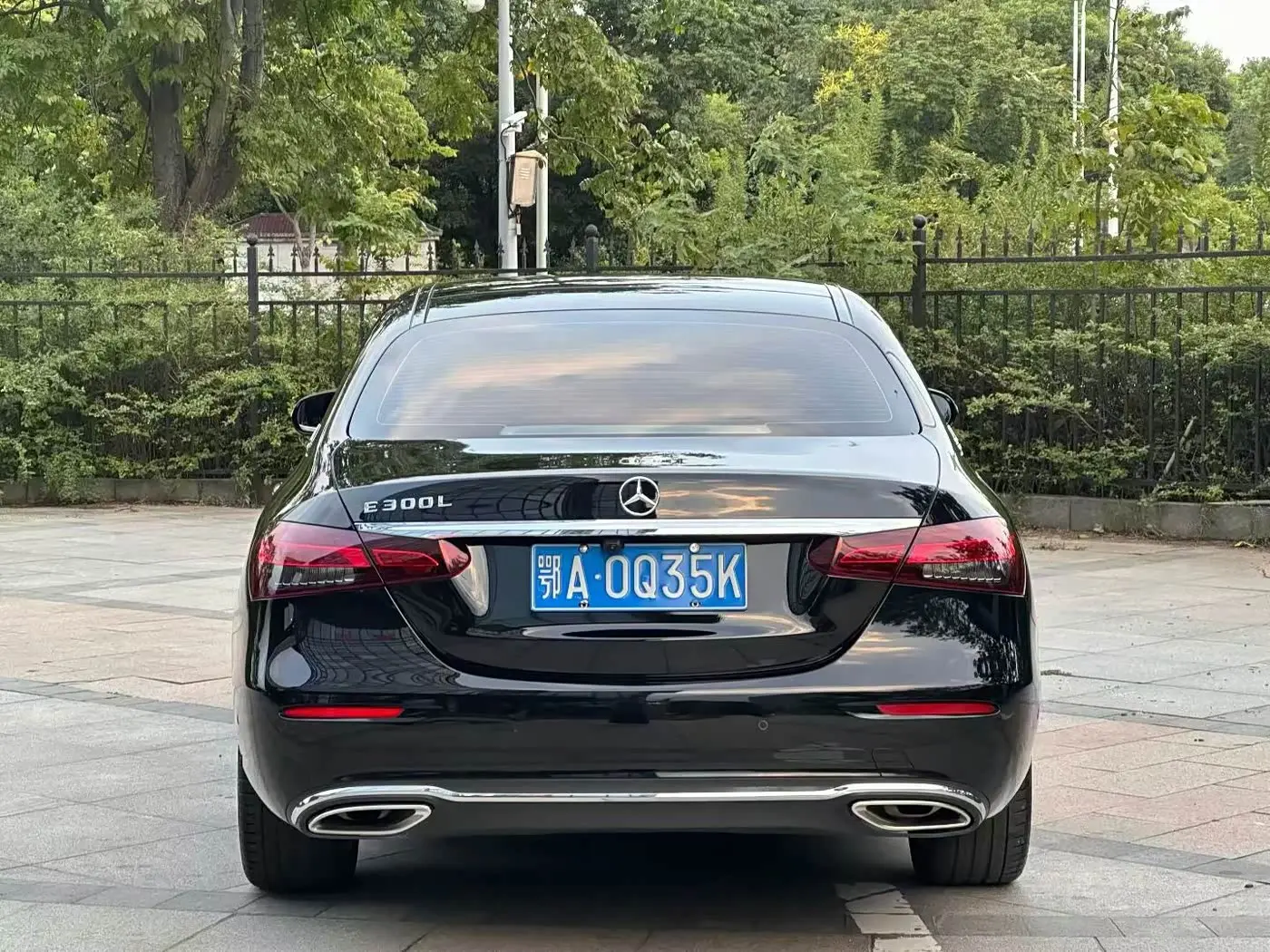 Mercedes-Benz E-Class 2021 — Photo 3/9