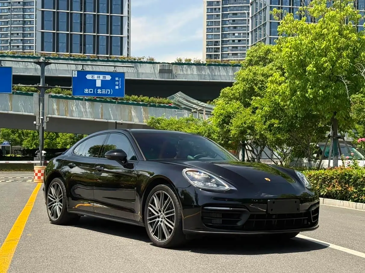 Porsche Panamera 2023 — Фото 3/17