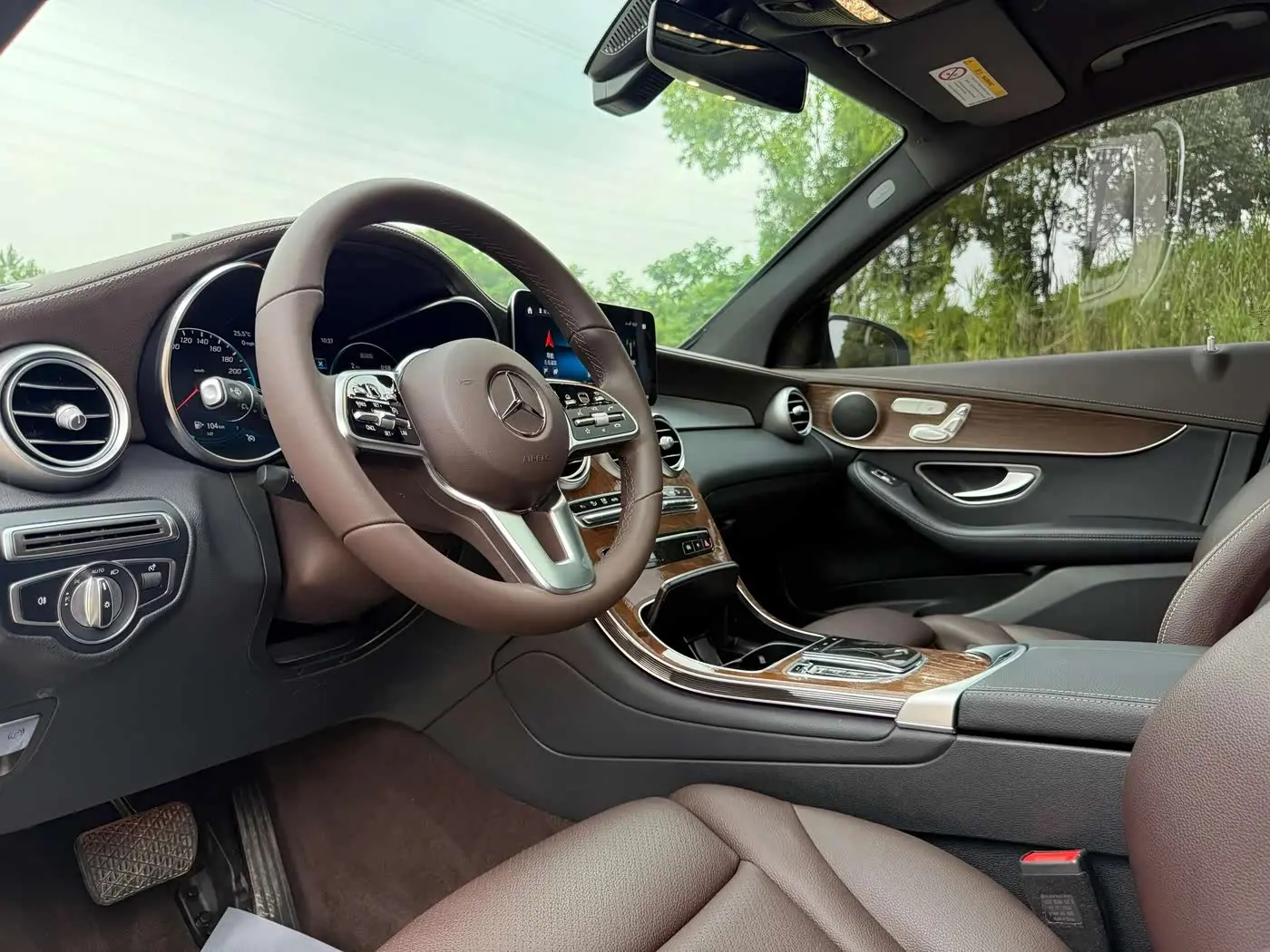 Mercedes-Benz GLC 2022 — Photo 4/9