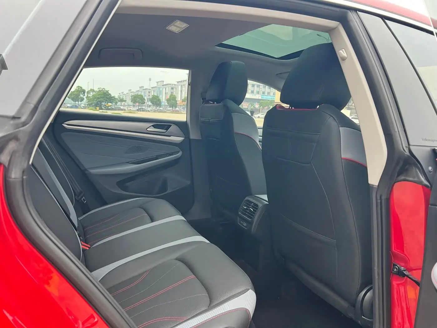 Volkswagen Lamando 2023 — Photo 11/16