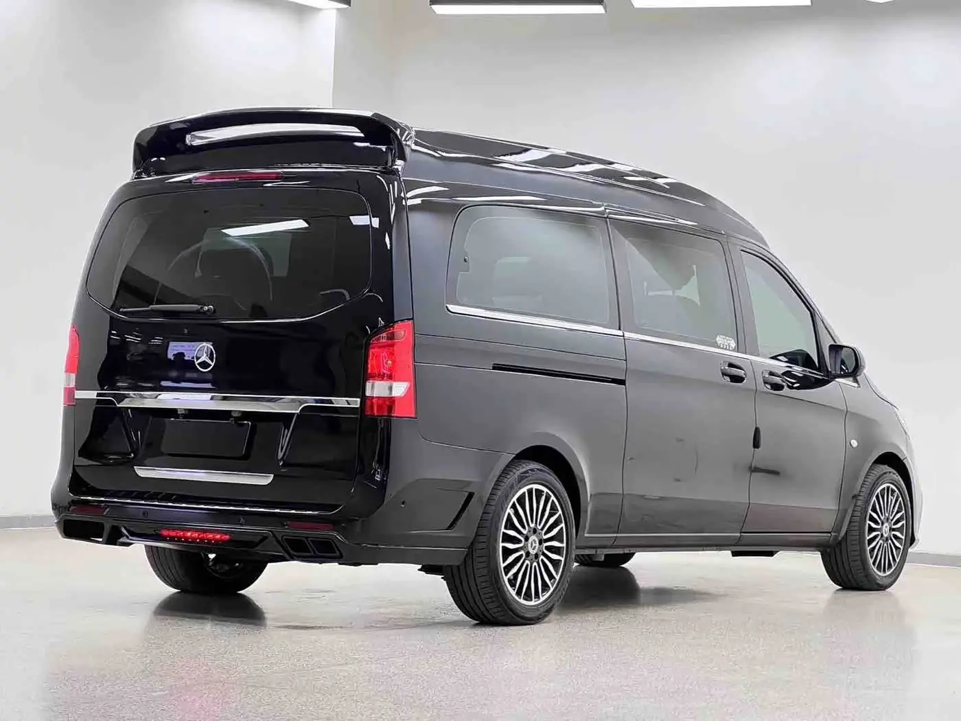 Mercedes-Benz Vito 2020 — Photo 4/20