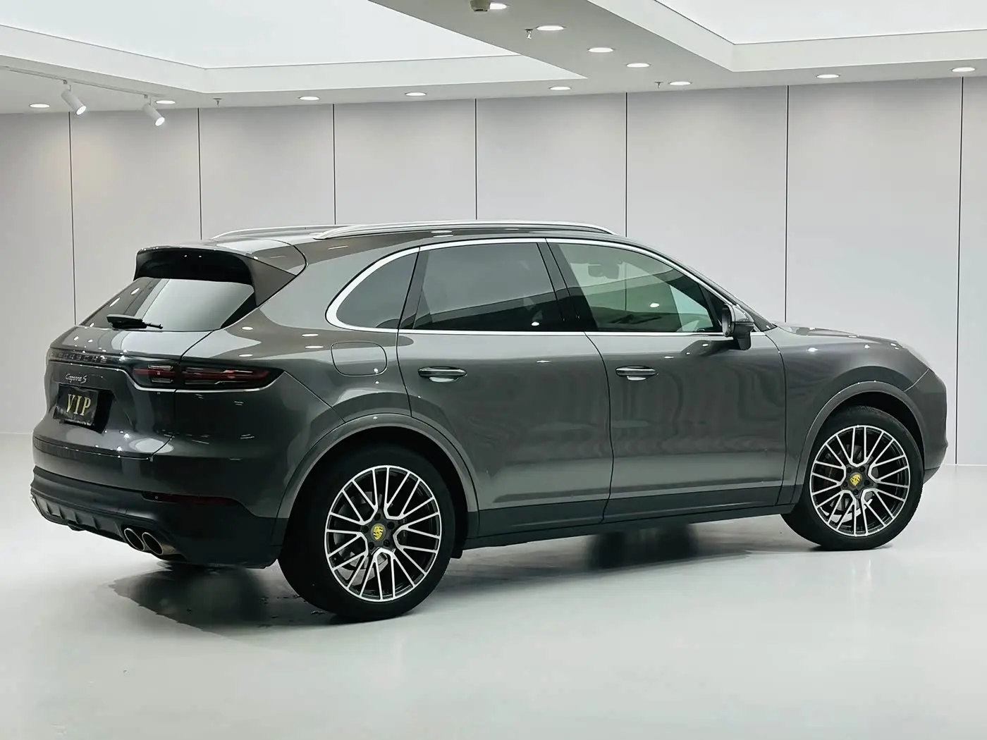 Porsche Cayenne 2021 — Photo 4/20