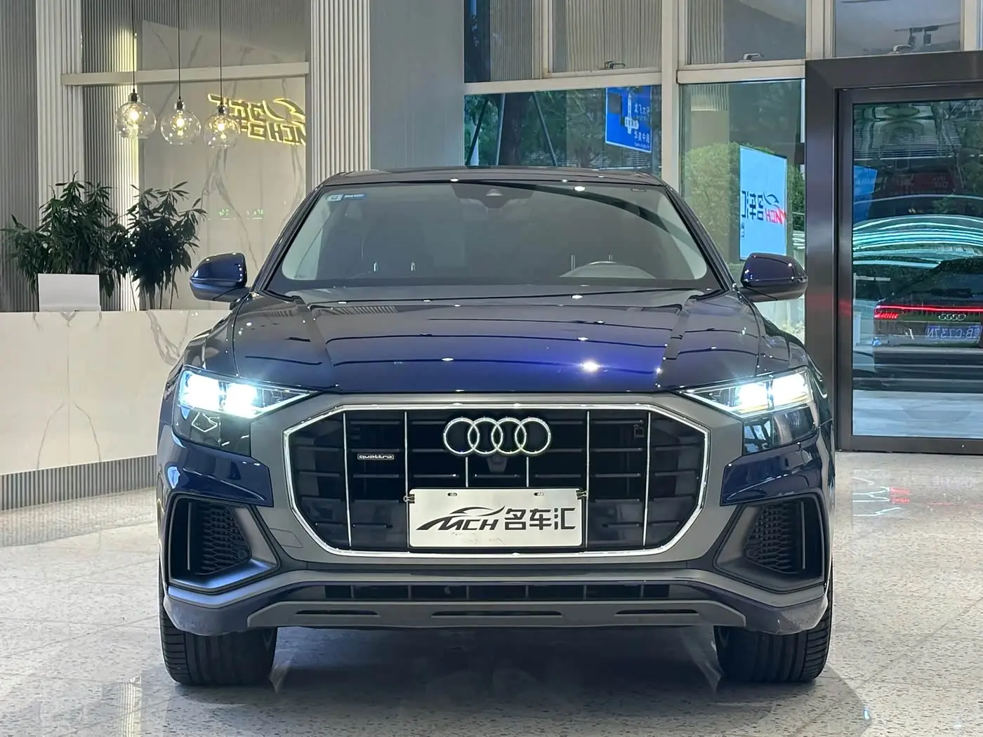 Audi Q8 2021 — Photo 2/15