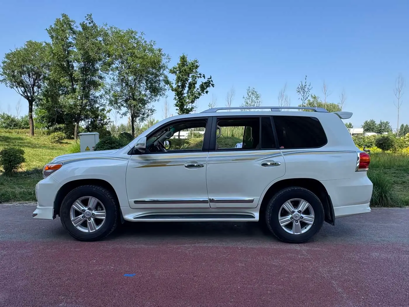 Toyota Land Cruiser 2015 — Photo 3/20