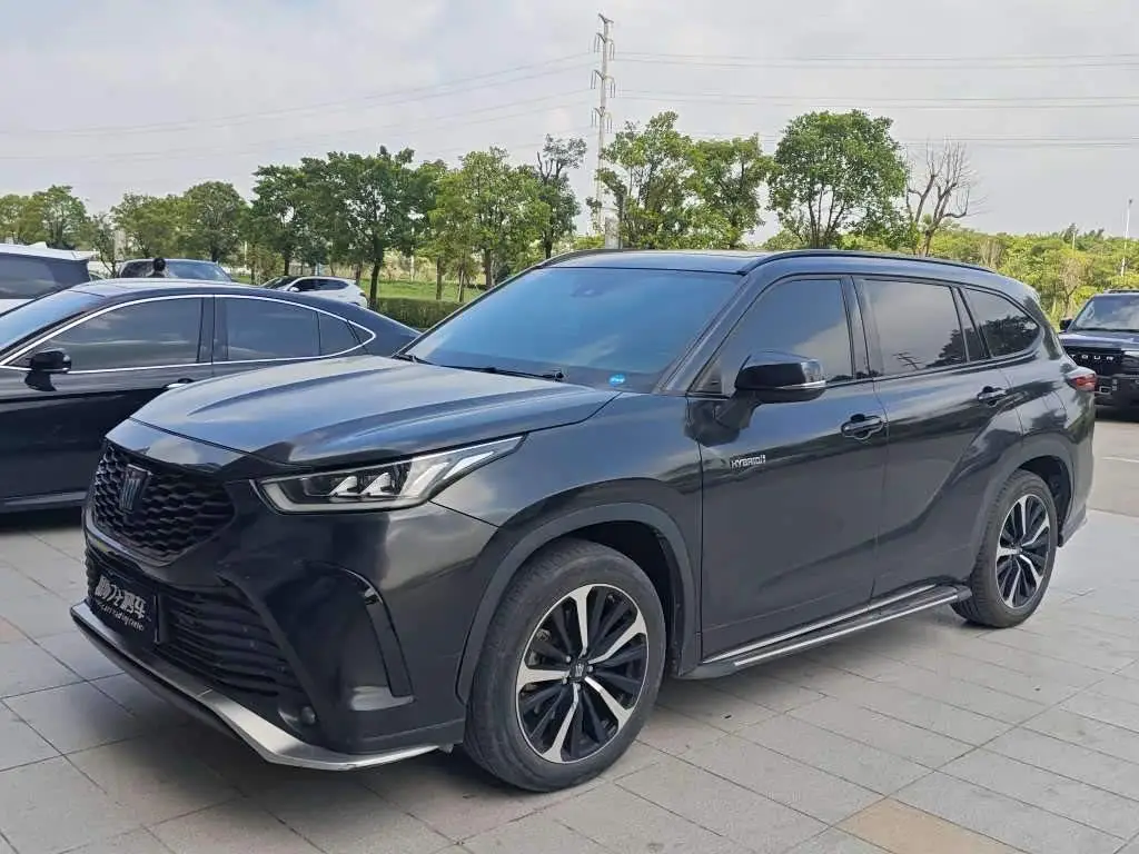 Toyota Crown Kluger, 2024