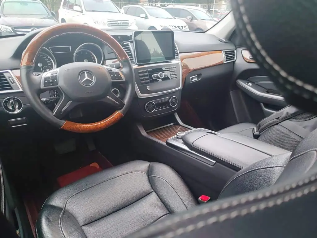 Mercedes-Benz M-Class 2014 — Photo 10/20