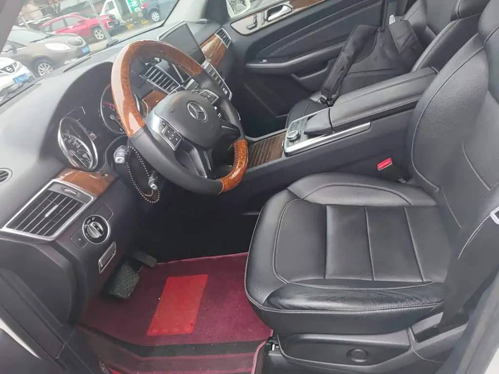 Mercedes-Benz M-Class 2014 — Photo 15/20